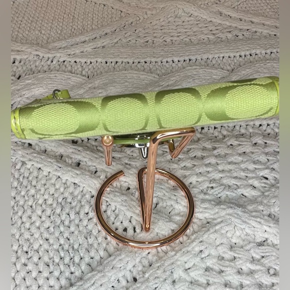 Coach Signature Wallet - Picture 5 of 15